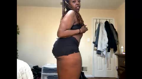 Snapshot of 000cloud9000 chatting on 04/14/26, 11:00 Cloud9 online show from 04/14/26, 11:00