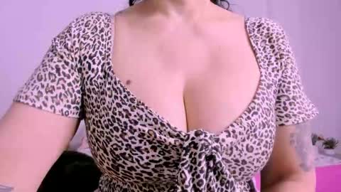 Valeria online show from 10/18/25, 09:43