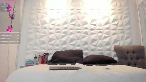 sophie online show from 03/08/25, 06:32