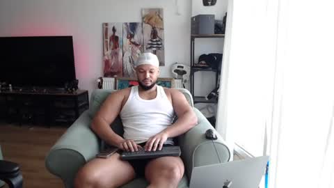 Snapshot of 0_kingsley chatting on 07/15/26, 02:33 Kingsley online show from 07/15/26, 02:33