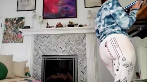 Aurora Willows online show from 02/03/25, 03:27