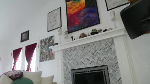 Aurora Willows online show from 02/12/25, 08:40