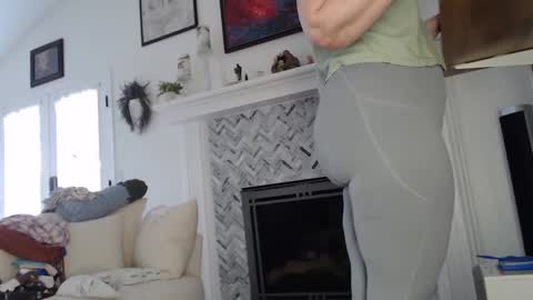 Aurora Willows online show from 10/02/25, 02:46