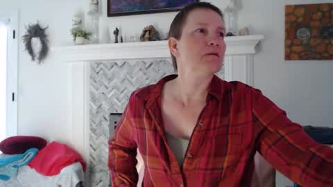 Aurora Willows online show from 04/25/26, 02:47