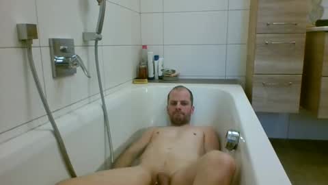 Snapshot of 19berni91 chatting on 12/13/24, 08:51 berni online show from 12/13/24, 08:51