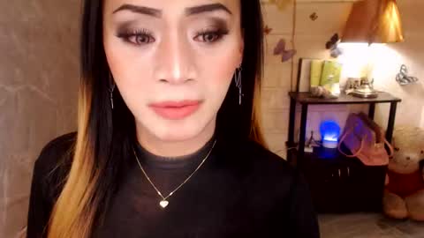 angel online show from 09/18/25, 10:56