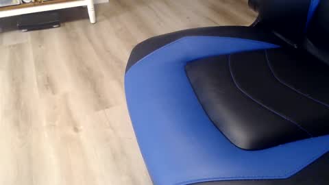 i erupt if you suck ur nipples 4 me and look at the camera while watching me online show from 01/16/26, 01:15