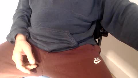 i erupt if you suck ur nipples 4 me and look at the camera while watching me online show from 02/14/26, 10:34