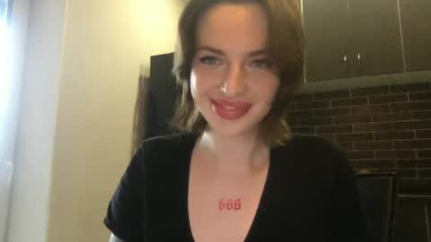 Snapshot of 1dove chatting on 12/30/24, 11:37 DOVE online show from 12/30/24, 11:37