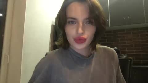 Snapshot of 1dove chatting on 01/02/25, 04:46 DOVE online show from 01/02/25, 04:46