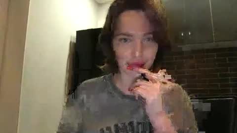 Snapshot of 1dove chatting on 01/14/25, 03:26 DOVE online show from 01/14/25, 03:26