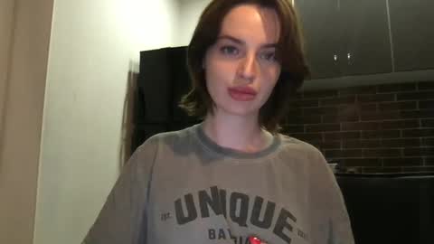 Snapshot of 1dove chatting on 01/15/25, 05:47 DOVE online show from 01/15/25, 05:47