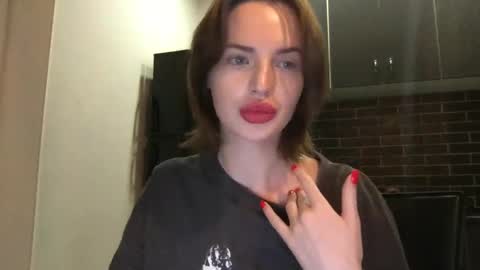 Snapshot of 1dove chatting on 01/24/25, 04:39 DOVE online show from 01/24/25, 04:39