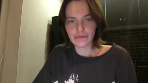 Snapshot of 1dove chatting on 01/27/25, 05:26 DOVE online show from 01/27/25, 05:26