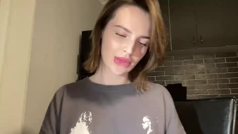 Snapshot of 1dove chatting on 02/12/25, 04:44 DOVE online show from 02/12/25, 04:44