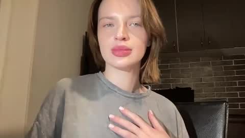 Snapshot of 1dove chatting on 02/13/25, 06:05 DOVE online show from 02/13/25, 06:05