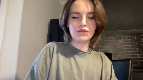 Snapshot of 1dove chatting on 02/24/25, 03:20 DOVE online show from 02/24/25, 03:20