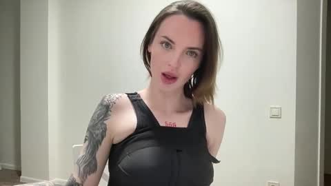 Snapshot of 1dove chatting on 09/14/25, 07:35 DOVE online show from 09/14/25, 07:35