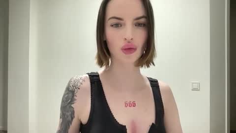 Snapshot of 1dove chatting on 12/03/25, 09:24 DOVE online show from 12/03/25, 09:24