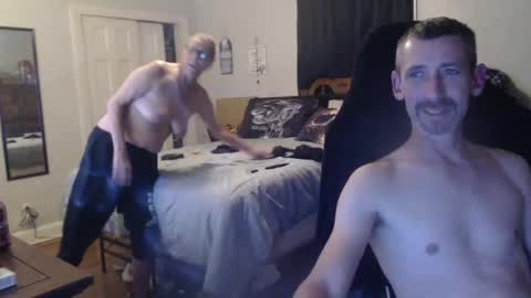 1hotcouple2c online show from 10/11/25, 12:10