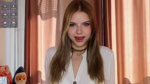 Mia online show from 07/11/26, 11:24