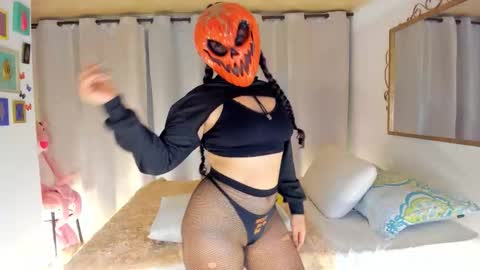 laiaa rivas online show from 10/19/25, 03:07