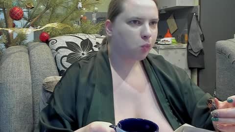 Snapshot of 1lindsey1 chatting on 01/22/25, 04:02 1LINDSEY1 online show from 01/22/25, 04:02