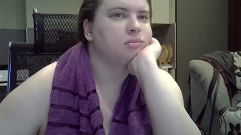 Snapshot of 1lindsey1 chatting on 09/17/25, 02:19 1LINDSEY1 online show from 09/17/25, 02:19