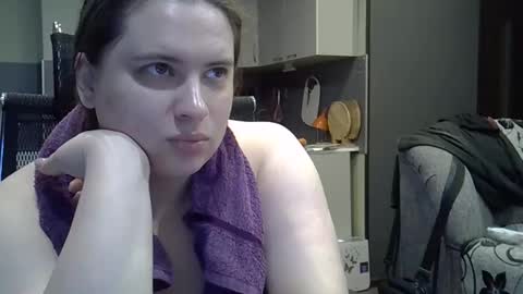 Snapshot of 1lindsey1 chatting on 09/21/25, 02:40 1LINDSEY1 online show from 09/21/25, 02:40