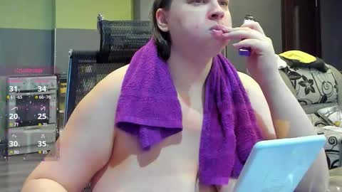 Snapshot of 1lindsey1 chatting on 09/29/25, 08:08 1LINDSEY1 online show from 09/29/25, 08:08