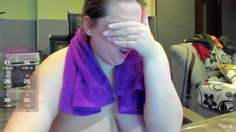 Snapshot of 1lindsey1 chatting on 10/02/25, 12:34 1LINDSEY1 online show from 10/02/25, 12:34