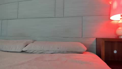 Snapshot of 1lovely1 chatting on 12/20/24, 04:20 Onna online show from 12/20/24, 04:20