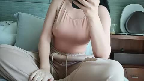 Onna online show from 04/12/26, 03:39