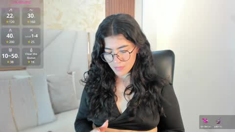 Snapshot of 1m_emily chatting on 12/14/24, 07:46 . online show from 12/14/24, 07:46