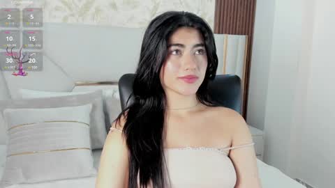 Snapshot of 1m_emily chatting on 01/16/25, 11:06 . online show from 01/16/25, 11:06