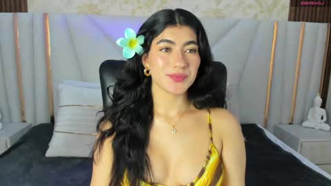 Snapshot of 1m_emily chatting on 01/29/25, 01:27 . online show from 01/29/25, 01:27