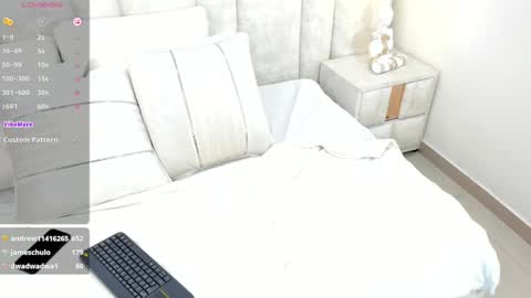 Snapshot of 1m_nahomi chatting on 01/05/25, 02:08 Nahomi online show from 01/05/25, 02:08