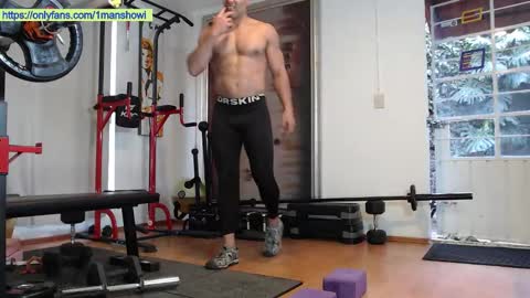 Snapshot of 1manshow11 chatting on 02/17/26, 11:22 1manshow11 online show from 02/17/26, 11:22