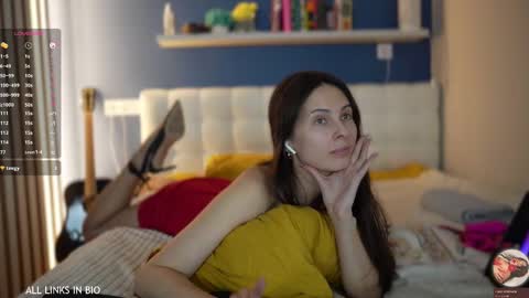 Marie online show from 03/12/25, 07:28