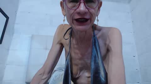 Snapshot of 1miss_monserrate chatting on 01/05/25, 09:47 Miss Monserrate online show from 01/05/25, 09:47