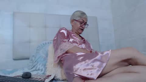 Snapshot of 1miss_monserrate chatting on 01/09/25, 12:30 Miss Monserrate online show from 01/09/25, 12:30