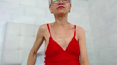 Snapshot of 1miss_monserrate chatting on 02/17/25, 02:48 Miss Monserrate online show from 02/17/25, 02:48