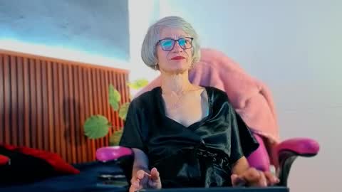 Snapshot of 1miss_monserrate chatting on 02/04/26, 12:55 Miss Monserrate online show from 02/04/26, 12:55