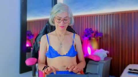 Miss Monserrate online show from 04/10/26, 02:11