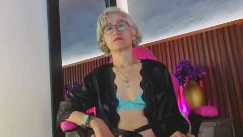 Miss Monserrate online show from 04/17/26, 01:14