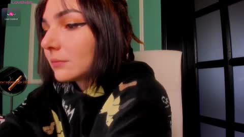 Moona  online show from 12/22/25, 12:57