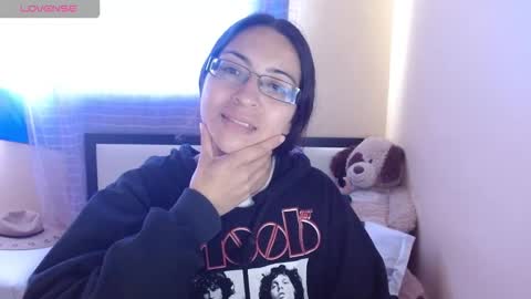 paola online show from 09/12/25, 10:10