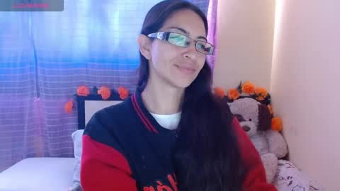 paola online show from 11/06/25, 06:42