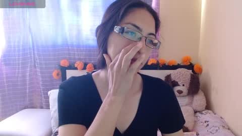 paola online show from 11/18/25, 10:03