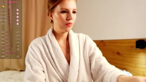 Snapshot of 1slavicdoll chatting on 09/17/25, 01:07 VICTORIA online show from 09/17/25, 01:07